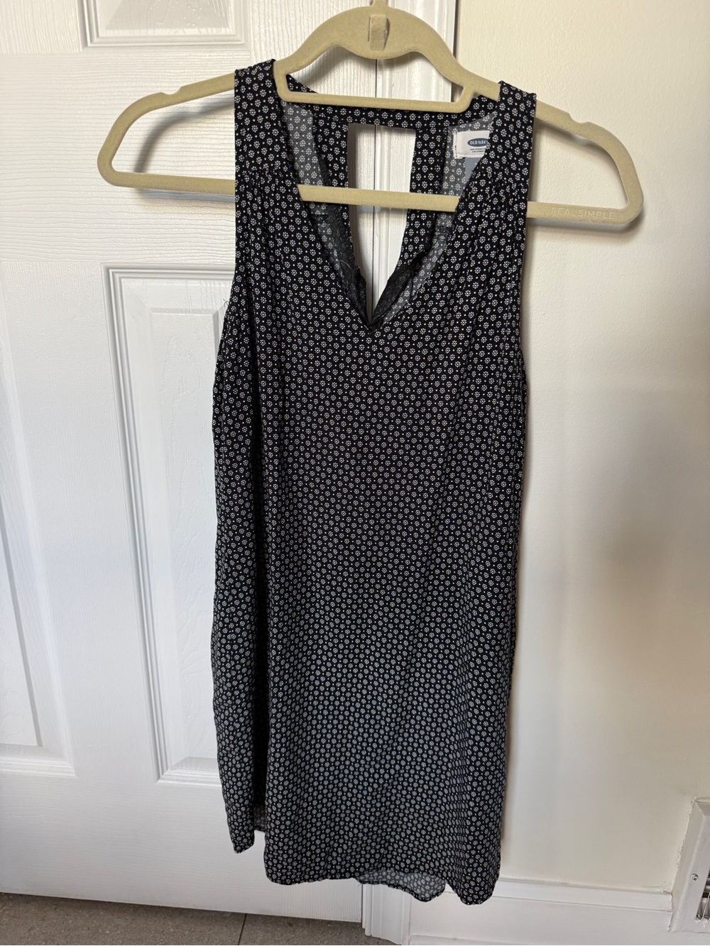 Old Navy Black & White Sleeveless V-Neck Mini Dress